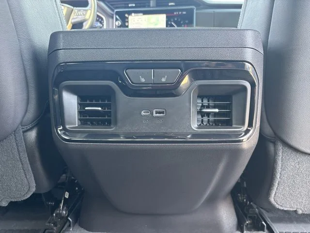 Used 2023 White GMC AT4X image 27