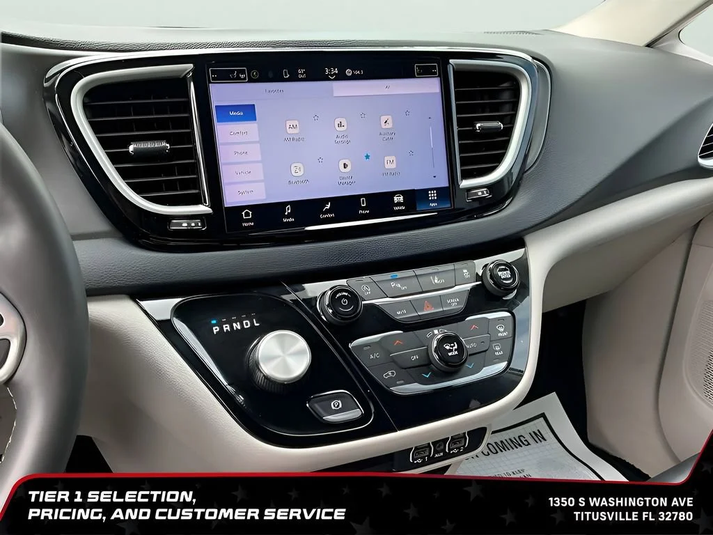 Used 2023 White Chrysler Touring L image 30