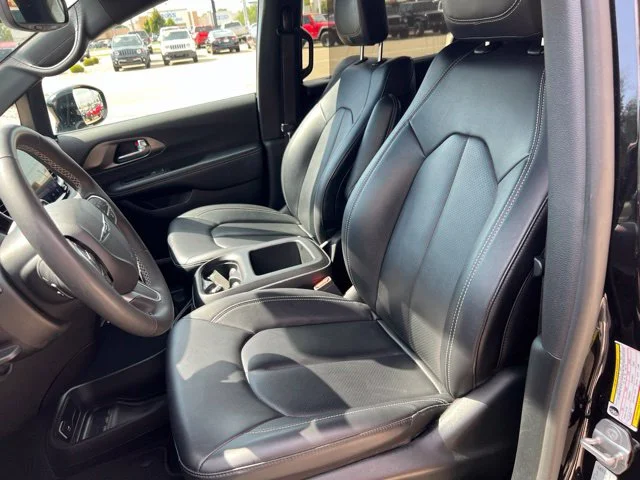 Certified Used 2025 Black Chrysler Select image 11