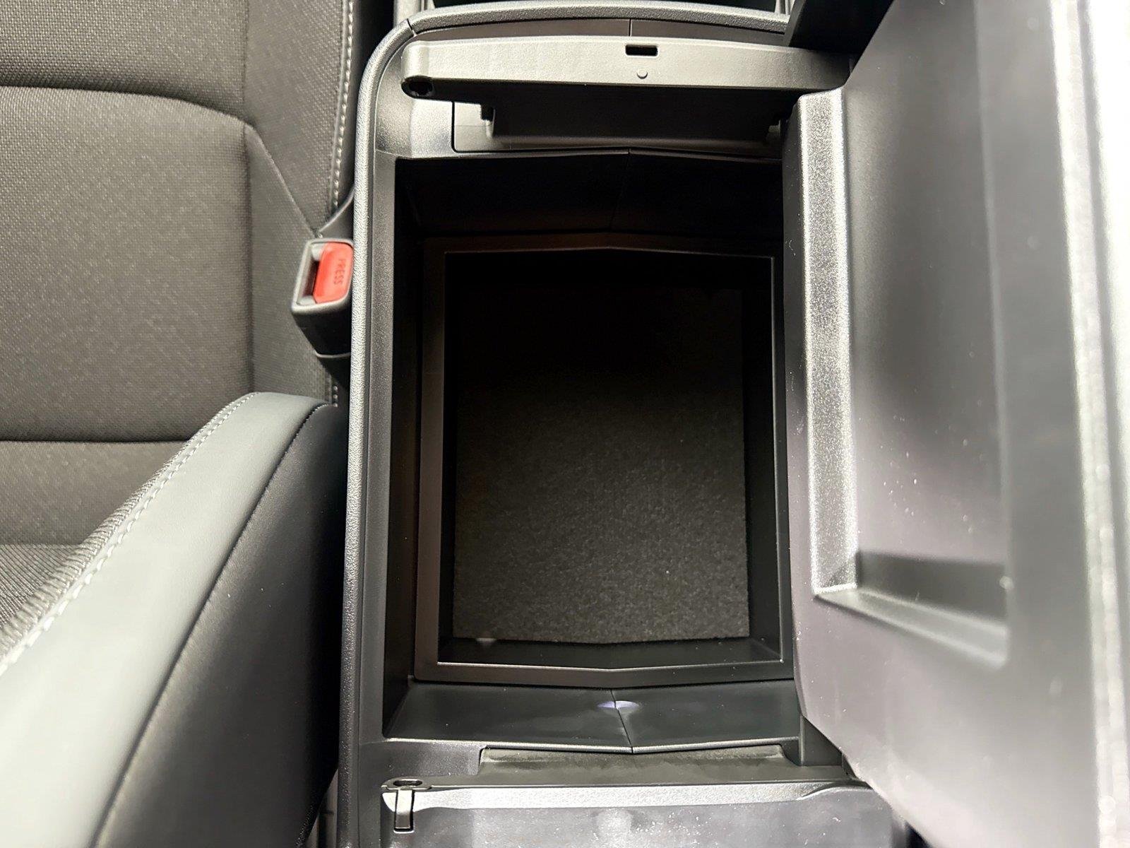 New 2026 Wind Chill Pearl Toyota SE image 37