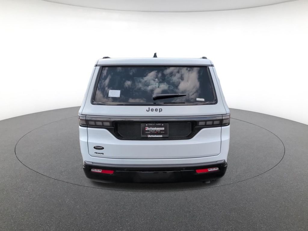 New 2026 Bright White Clear-Coat Exterior Paint Jeep Limited Altitude image 6