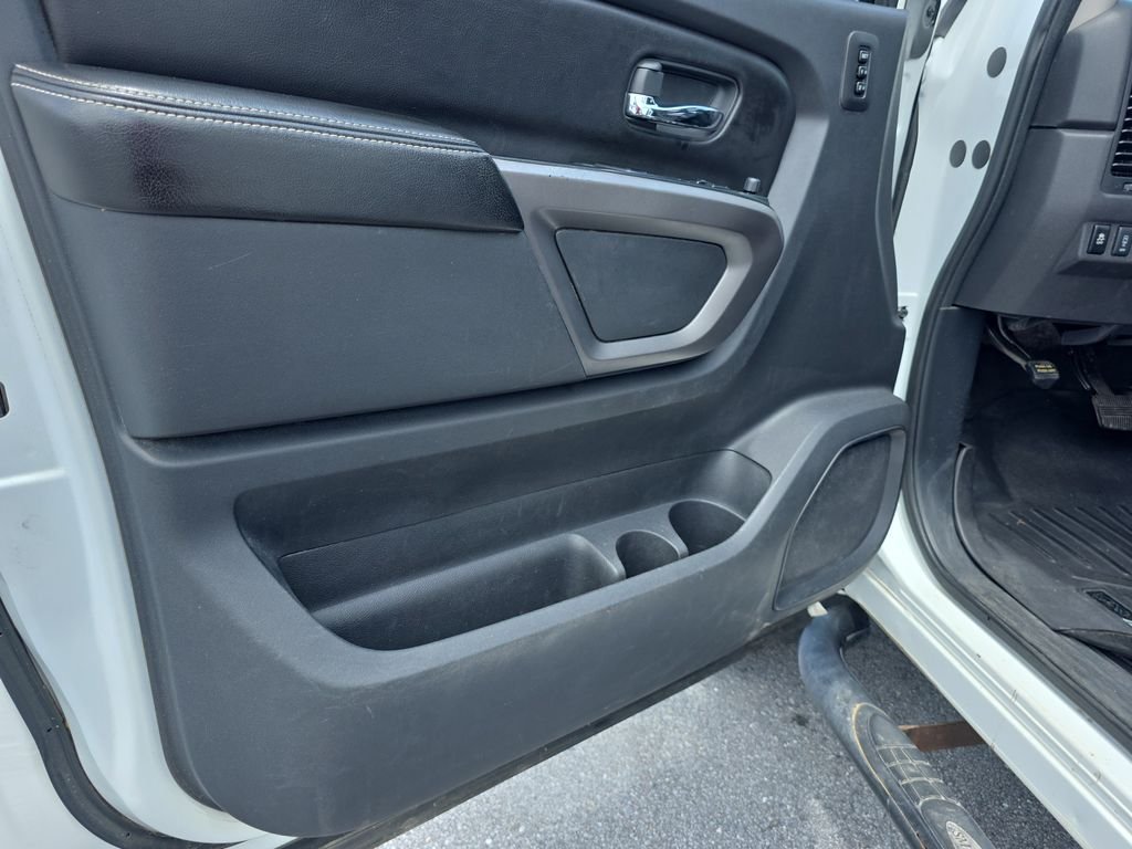 Used 2015 White Nissan PRO-4X image 18