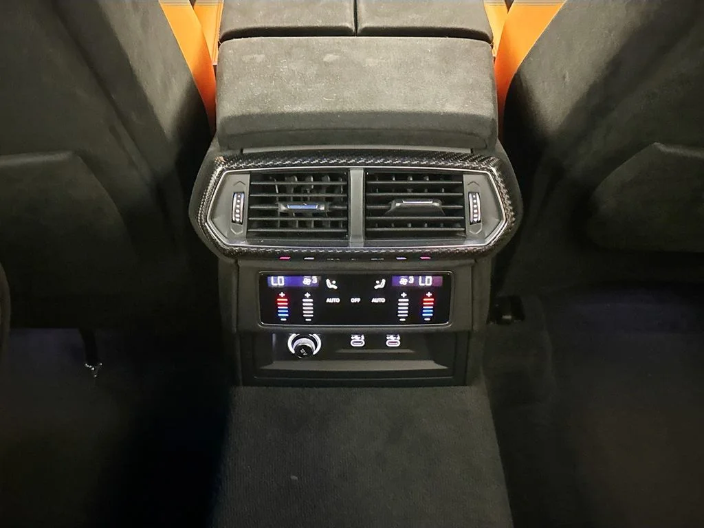 Used 2023  Lamborghini Performante image 28