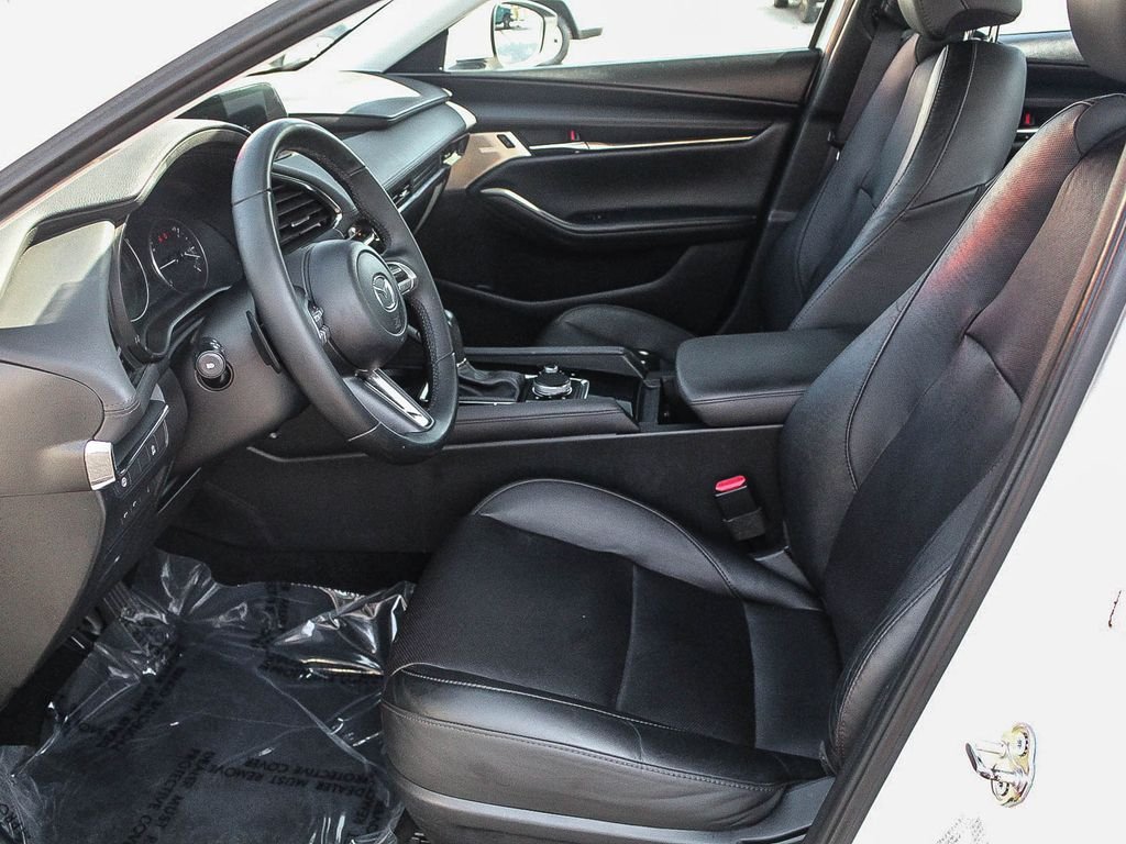 Used 2020 Snowflake White Pearl Mazda Premium image 19