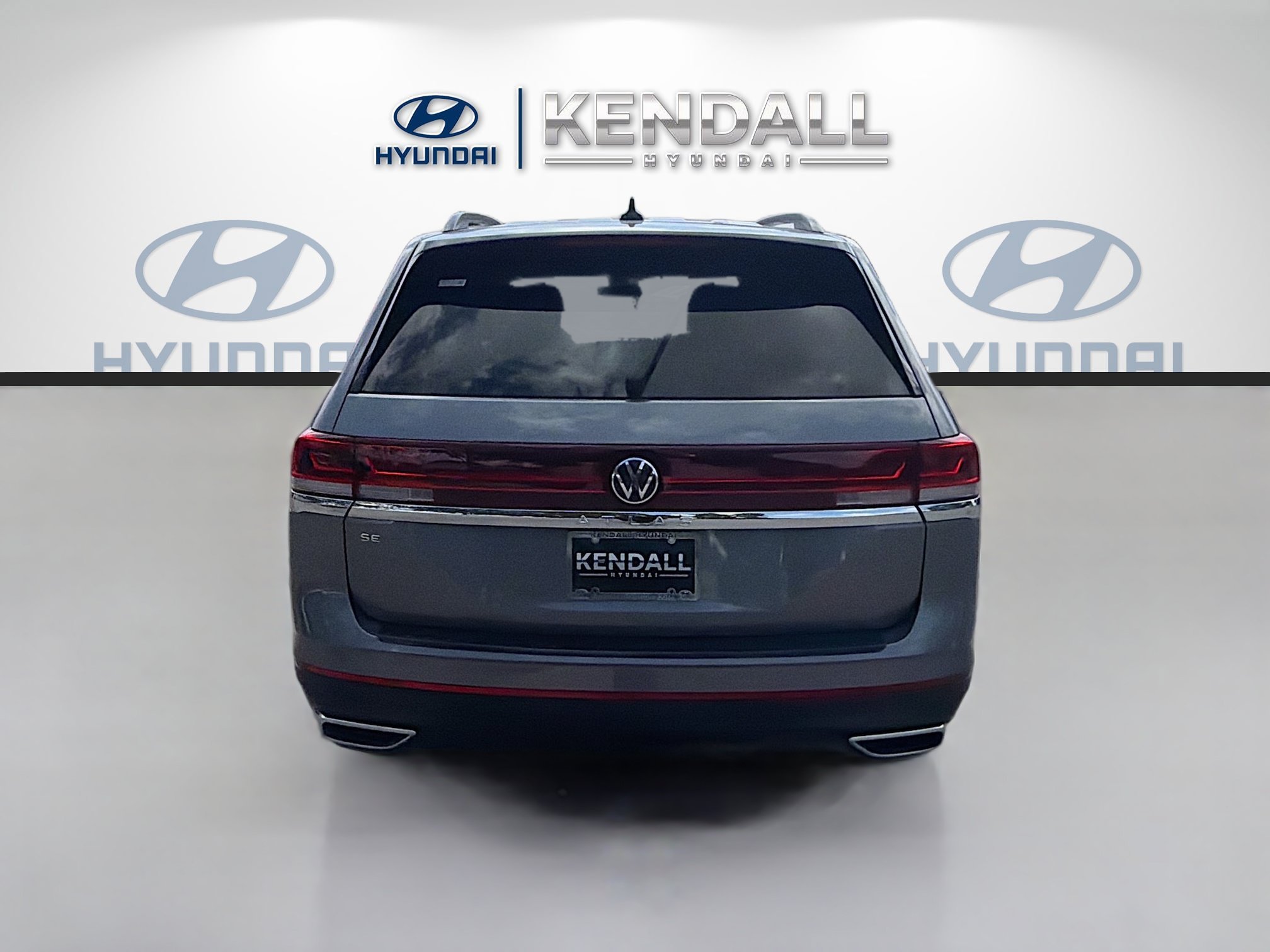Used 2024 Platinum Gray Metallic Volkswagen 2.0T SE w/Technology image 5