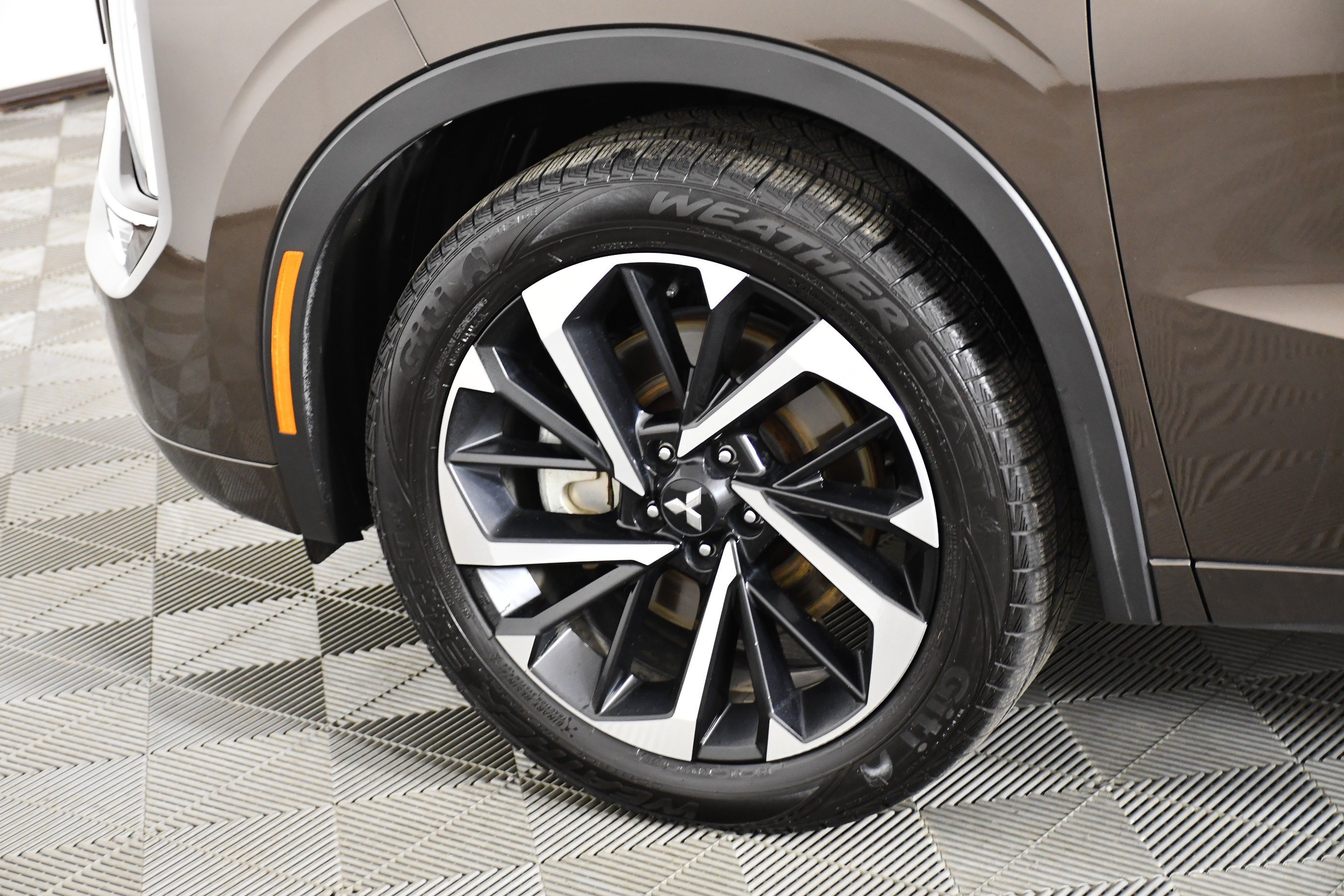 Used 2022 Deep Bronze Metallic Mitsubishi SEL image 53