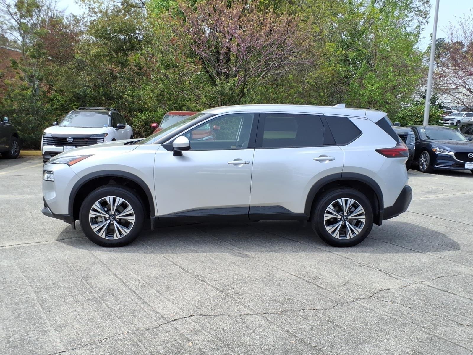 Used 2023 Brilliant Silver Metallic Nissan SV image 3