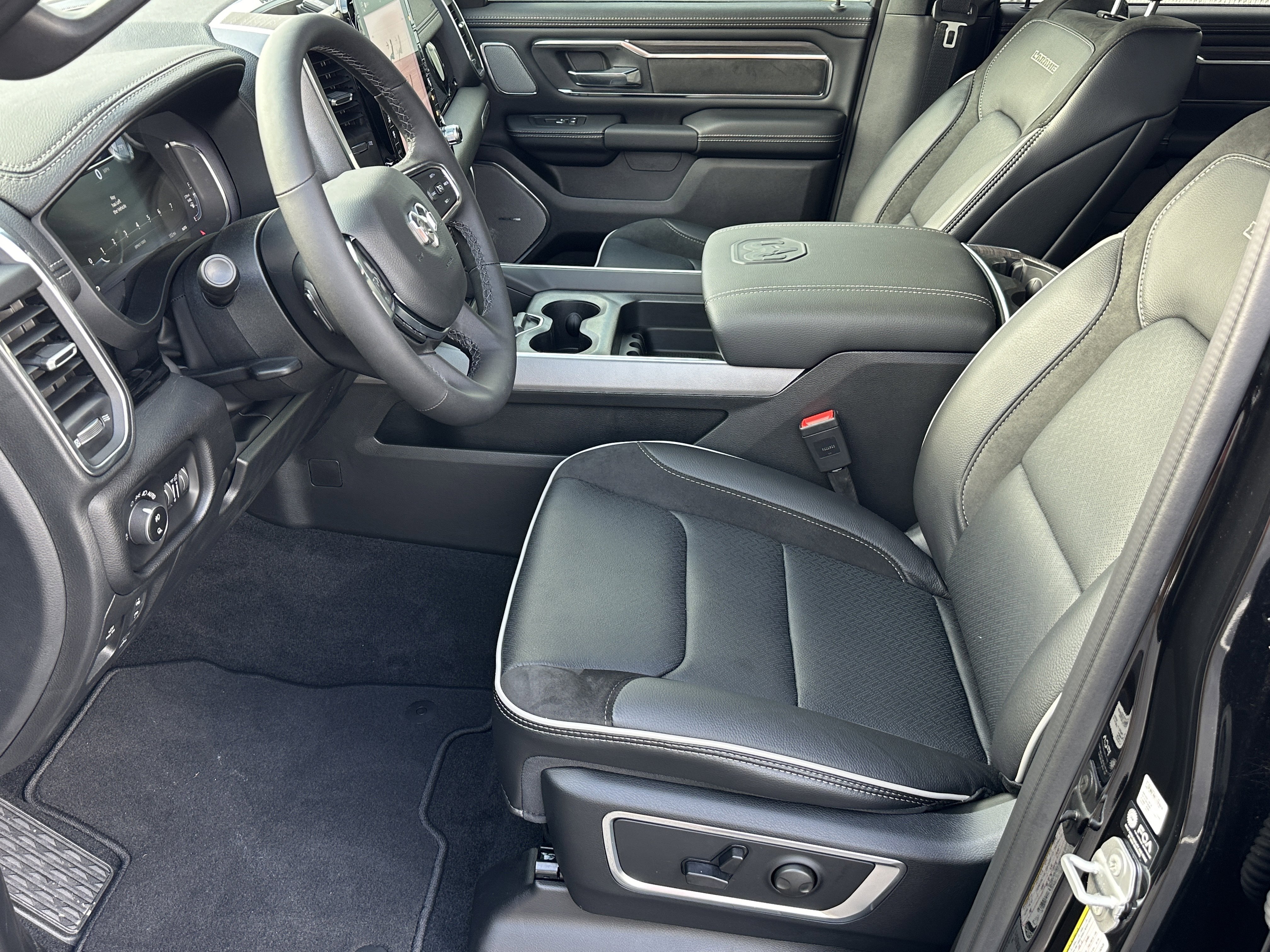 2026 RAM 1500 Laramie - Photo 10