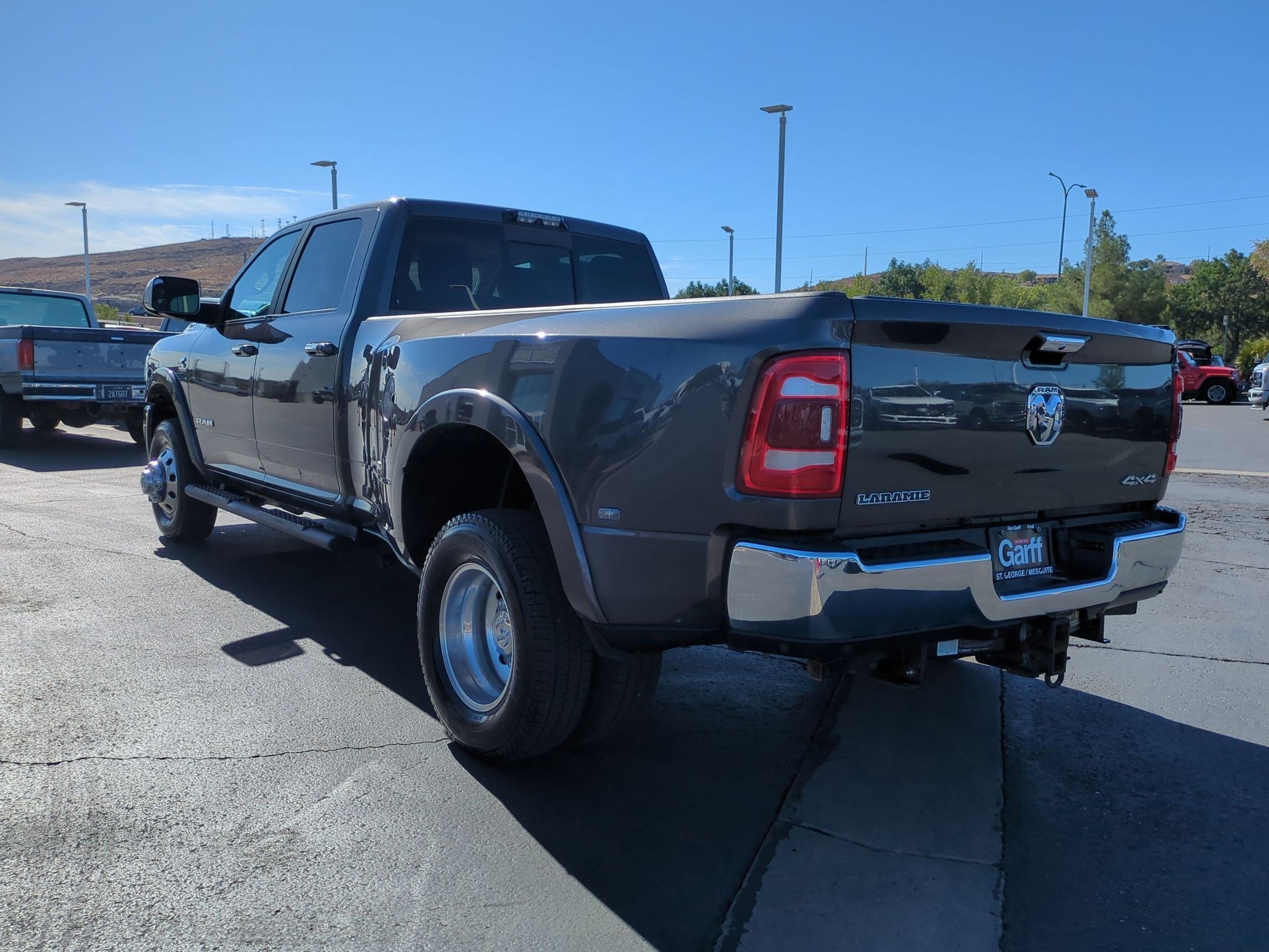 Used 2019 Granite Crystal Clearcoat Metallic Ram Laramie image 5