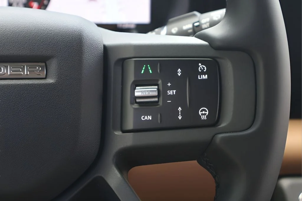 New 2026 Fuji White Land Rover X-Dynamic SE image 20