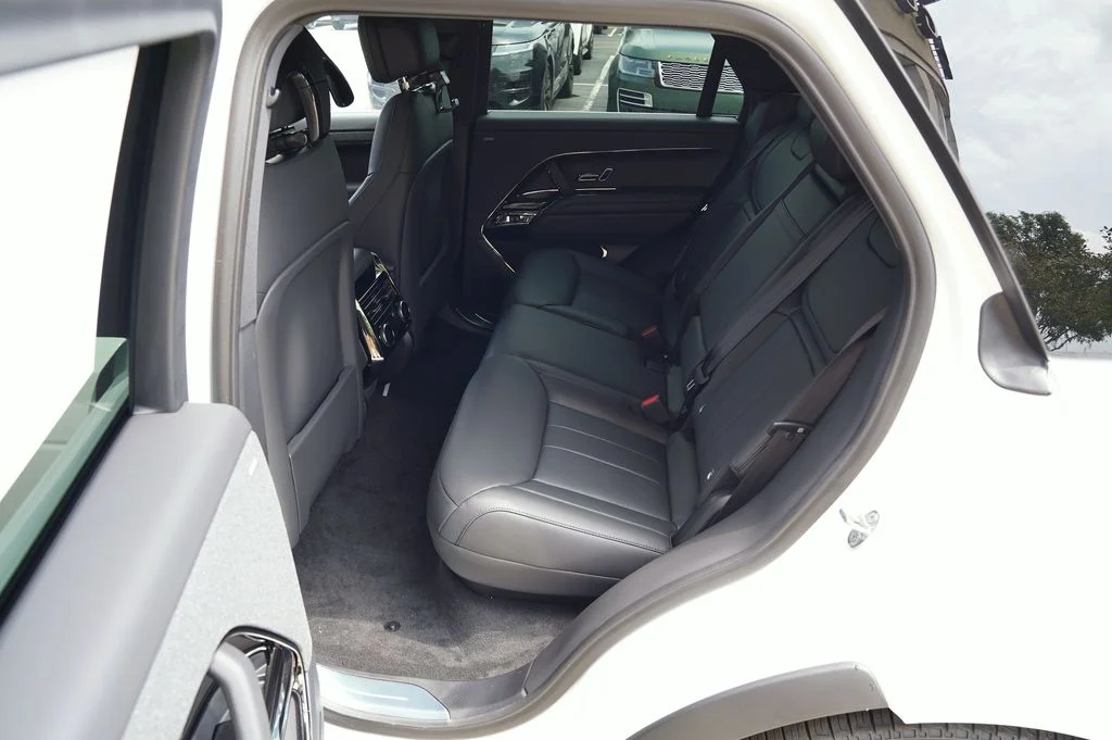 New 2026 Fuji White Land Rover Dynamic SE image 30