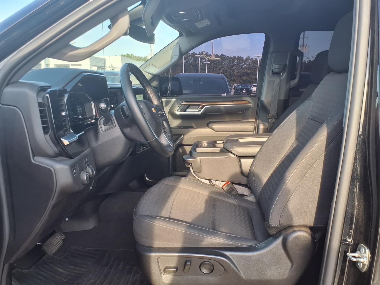 2025 Chevrolet Silverado 1500 photo 14 of 25