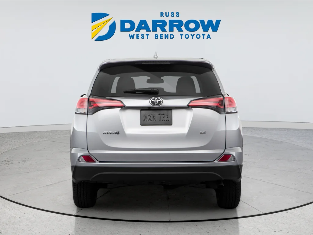 Used 2018 Silver Toyota LE image 7