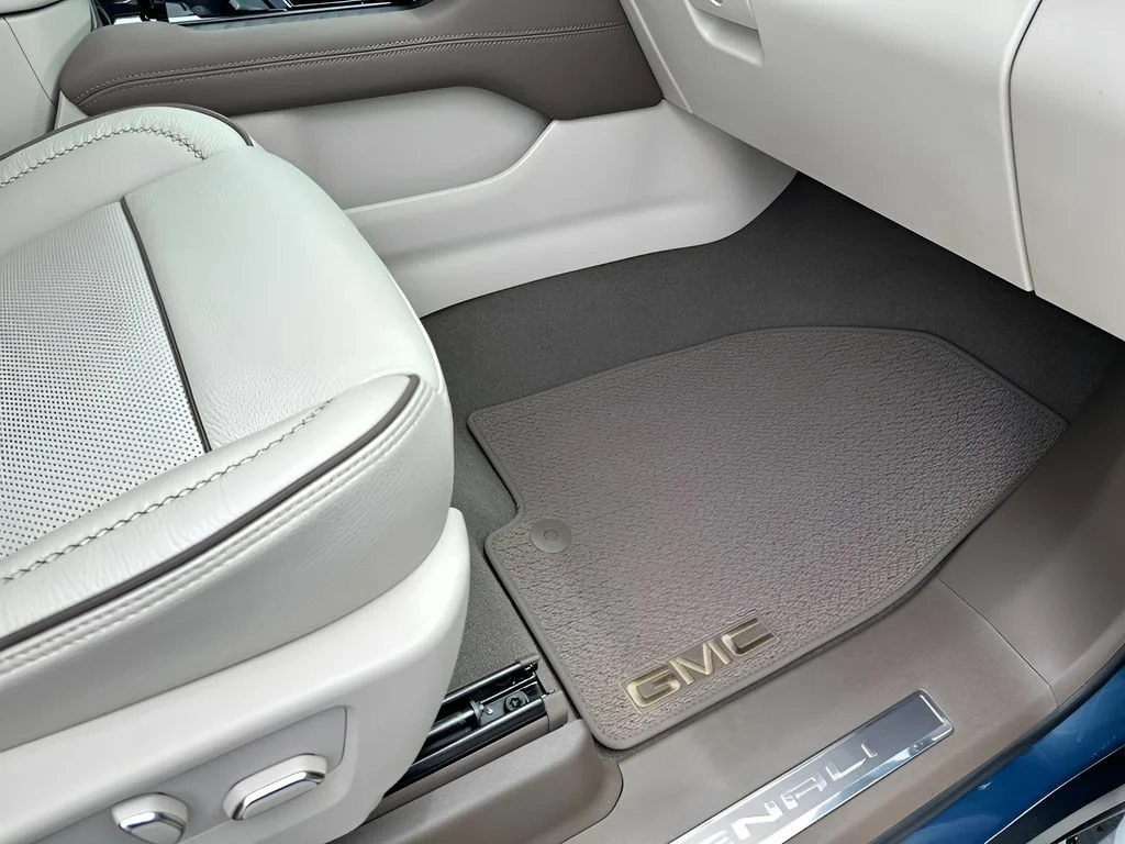 2026 GMC Yukon XL Denali - Photo 44