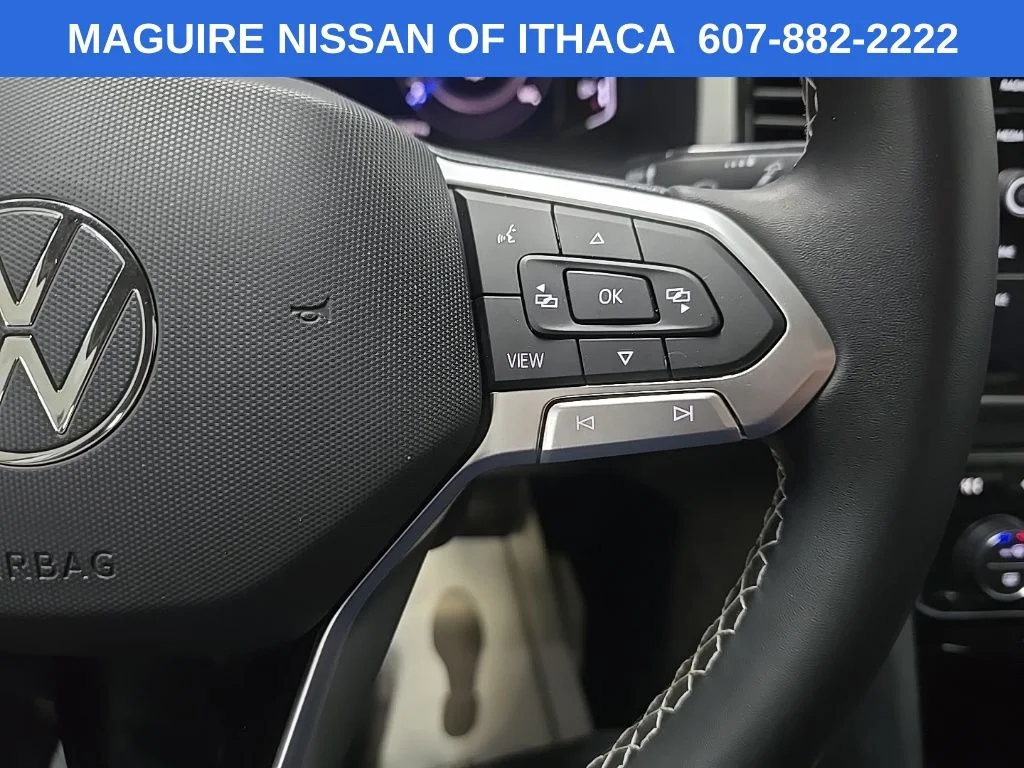 Used 2022 White Volkswagen 3.6L V6 SE w/Technology image 20