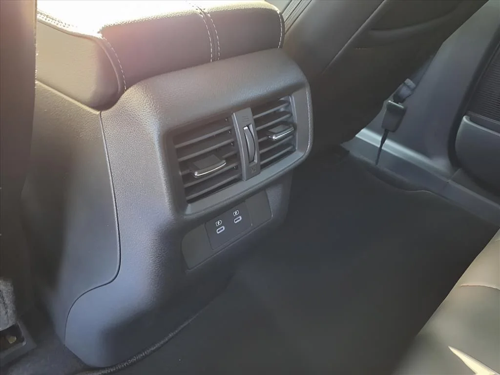2025 Nissan Murano SV - Photo 10