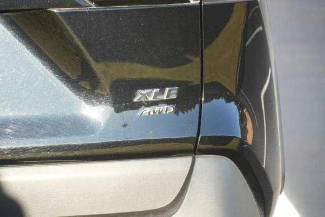 Used 2024  Toyota XLE image 20