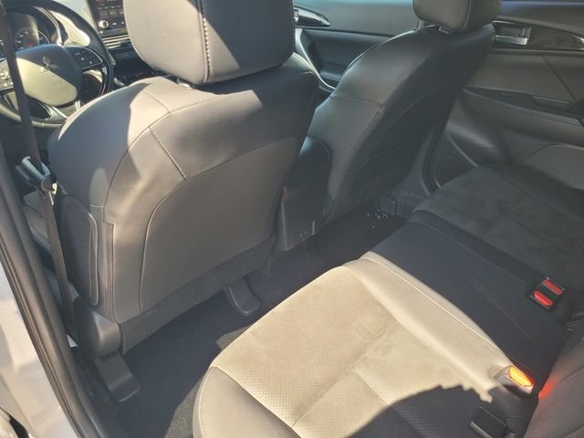 Used 2025 White Mitsubishi SE image 14