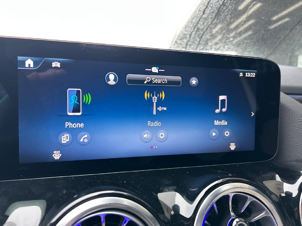 New 2026 Polar White Mercedes-Benz GLA 250 image 18