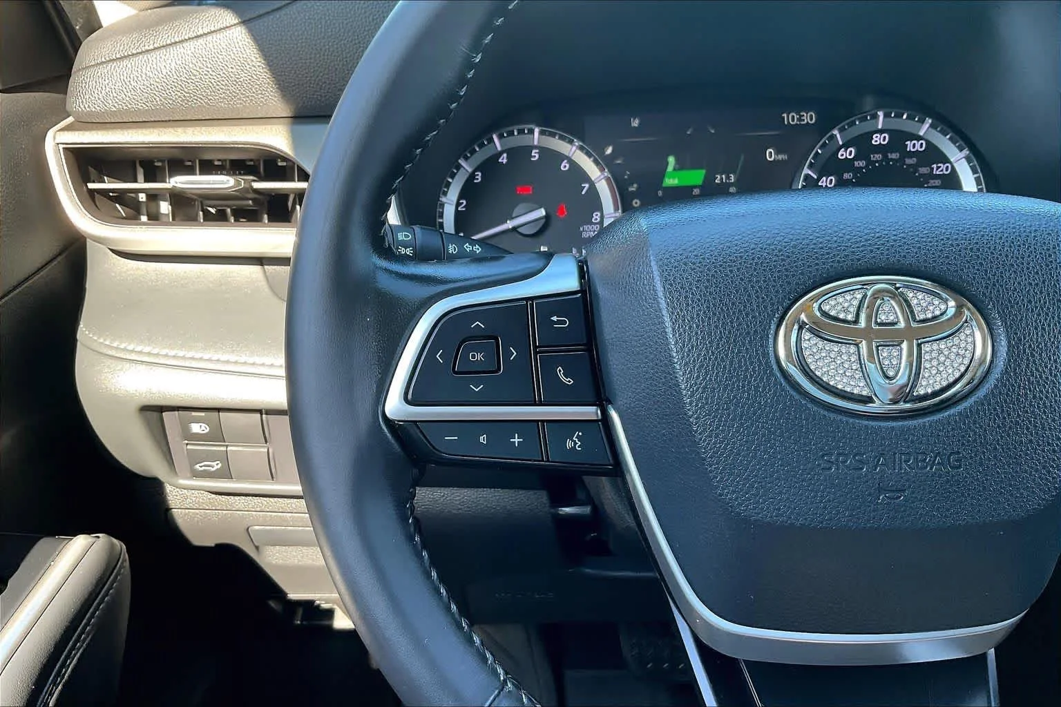 Used 2022 Moon Dust Toyota XLE image 24