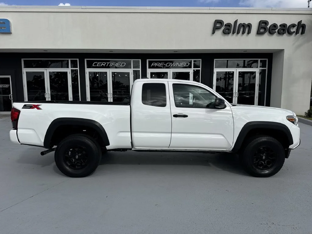 Used 2020 Super White Toyota SR image 5