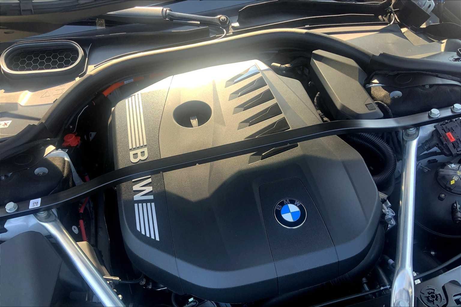 2026 BMW 7 Series 750e - Photo 17