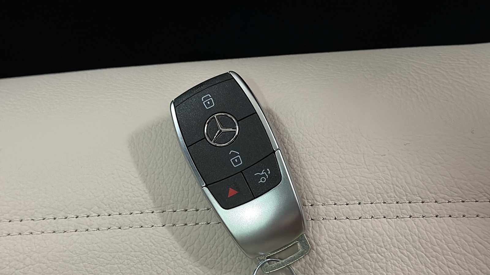 New 2026 Polar White Mercedes-Benz GLE 450 image 40