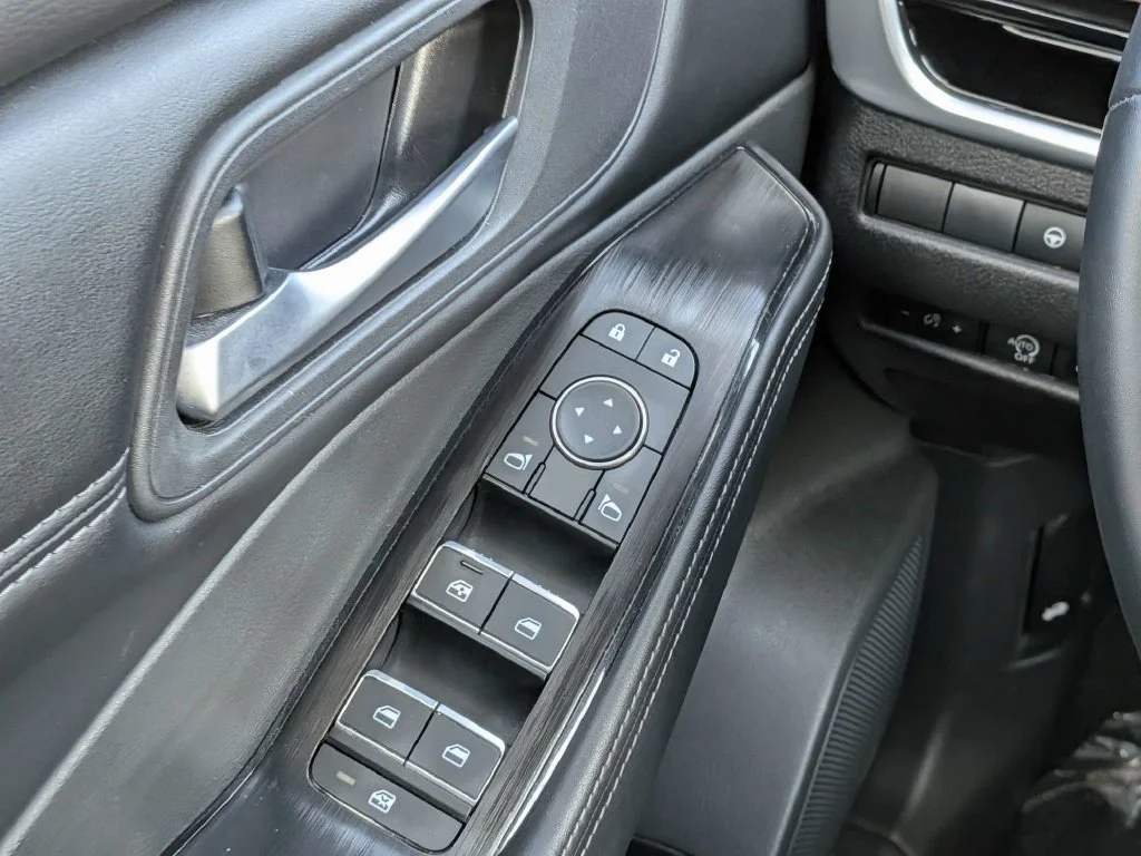 Used 2026 Blue Nissan SL image 18