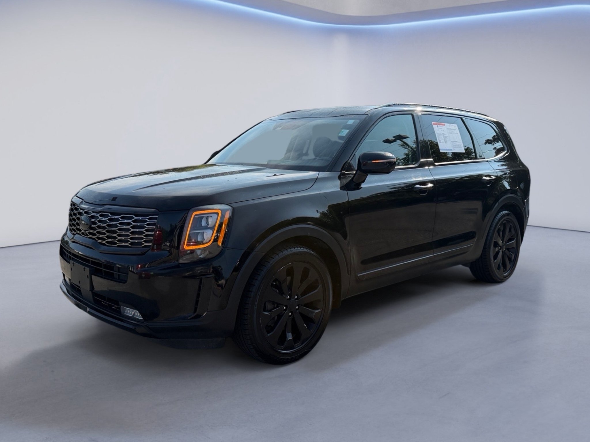Used 2020 Ebony Black Kia SX image 5