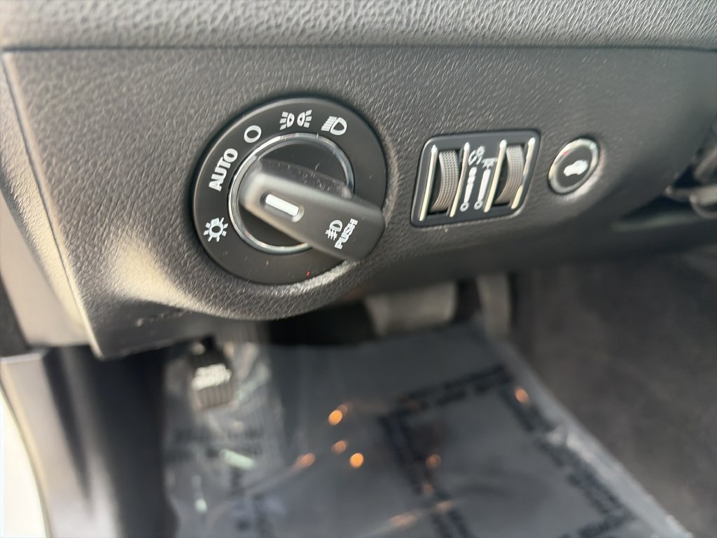 Used 2023 White Chrysler S image 19