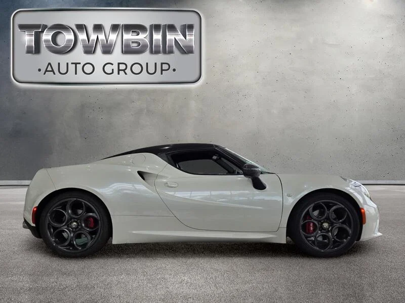 Used 2015 White Alfa Romeo 2DR CPE image 3