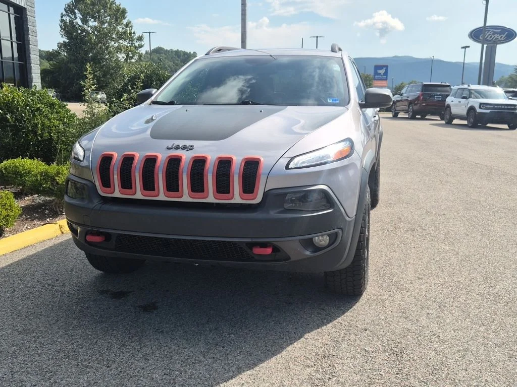 Used 2018 Jeep Cherokee Trailhawk with VIN 1C4PJMBB5JD512283 for sale in Wise, VA