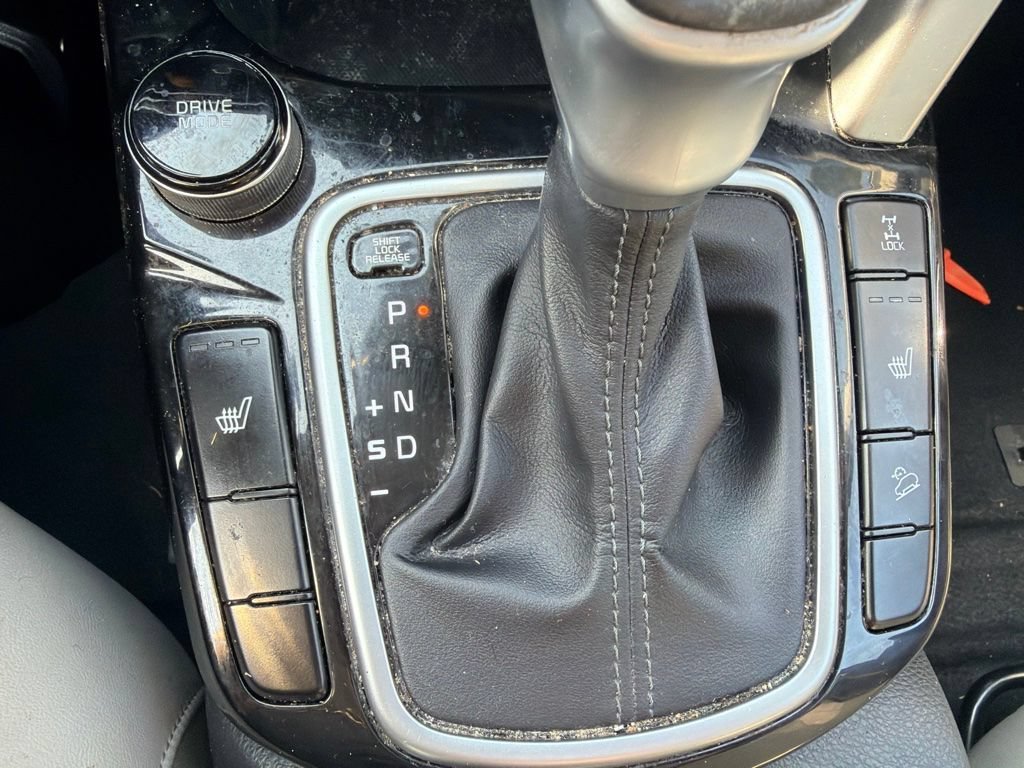 Used 2022 Gravity Gray Kia EX image 17