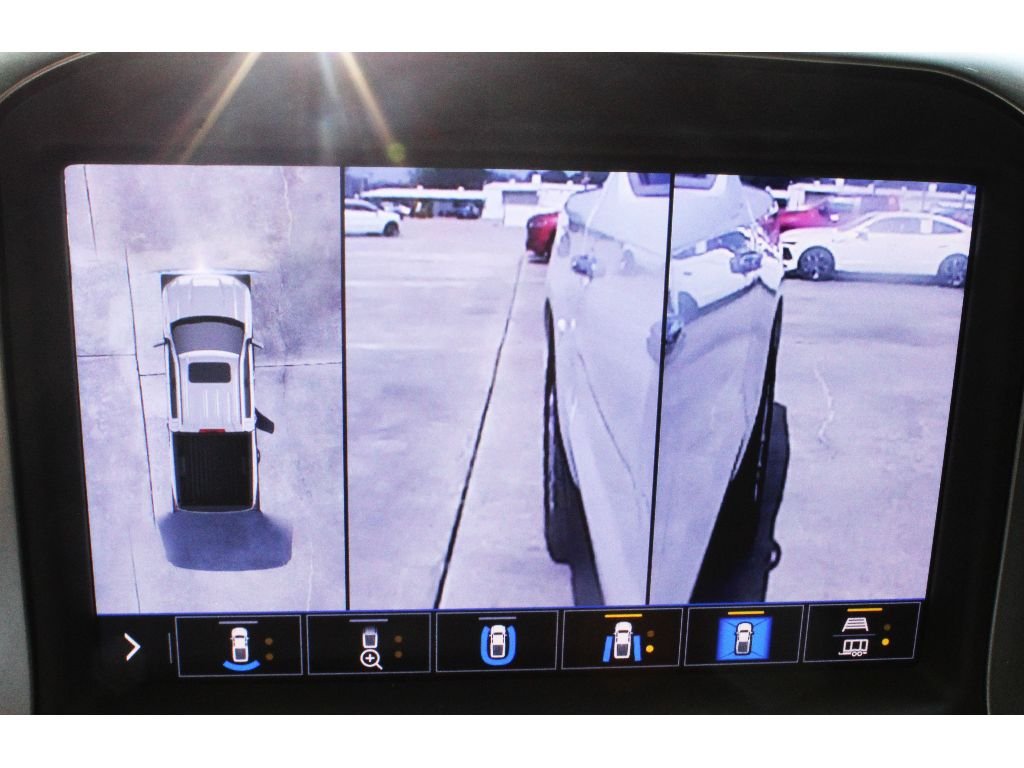 Used 2020 Iridescent Pearl Tricoat Chevrolet LTZ image 11