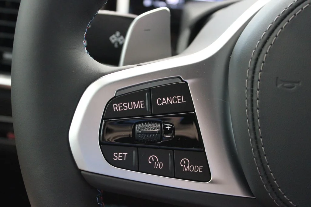 New 2027 Black Sapphire Metallic BMW M60i image 19