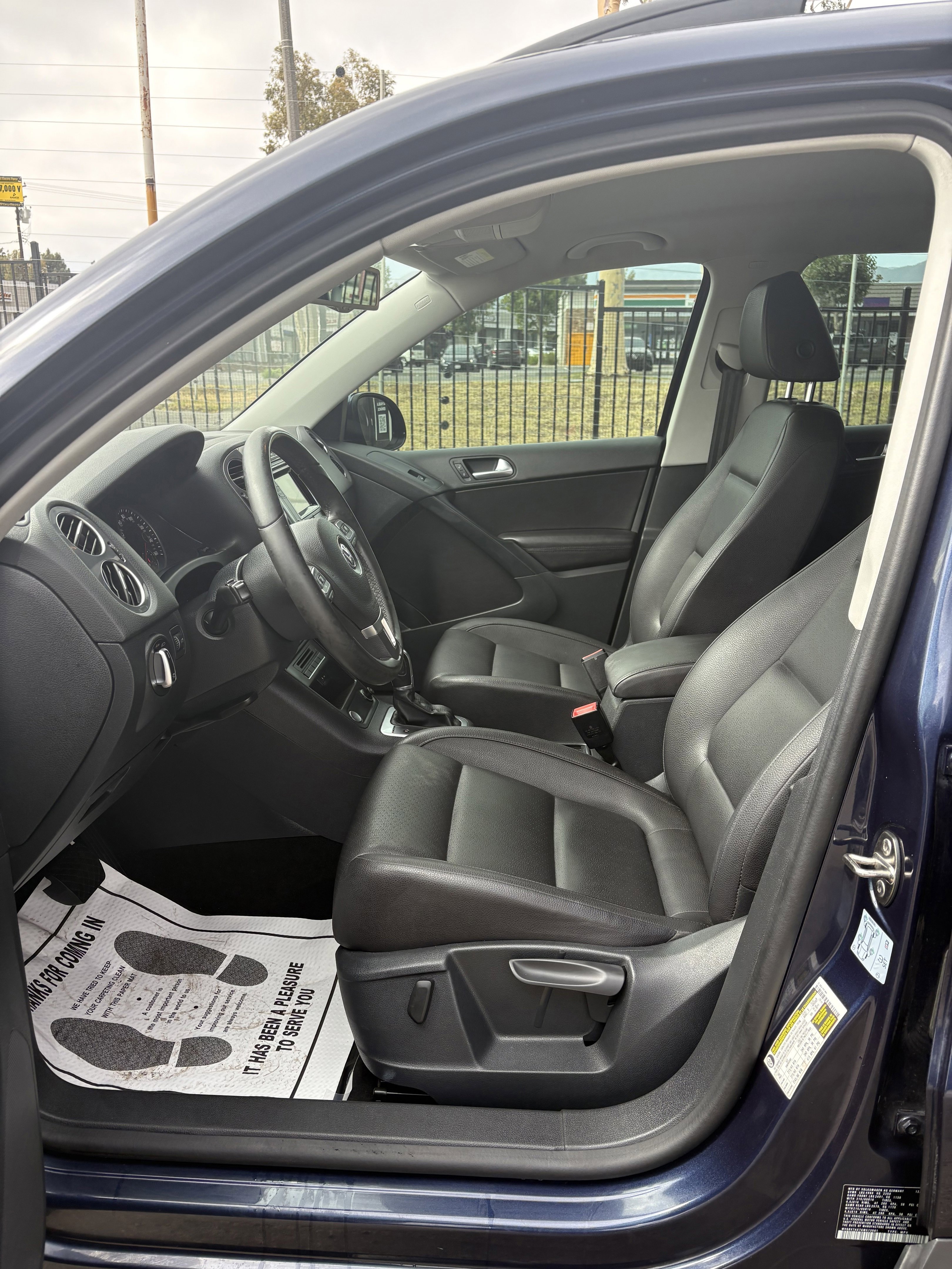 Used 2016 Blue Volkswagen  image 9