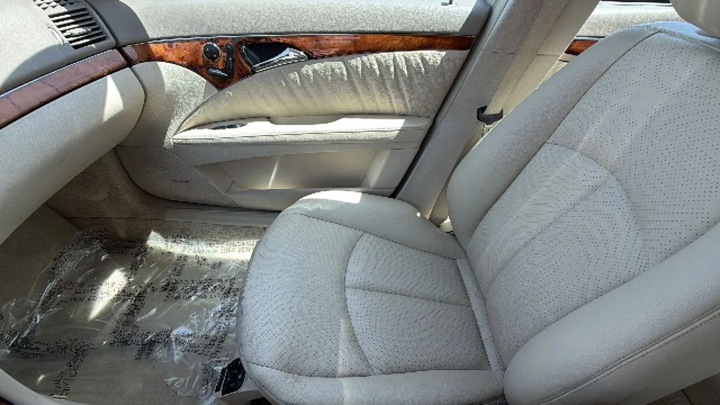 Used 2005  Mercedes-Benz E 320 image 12