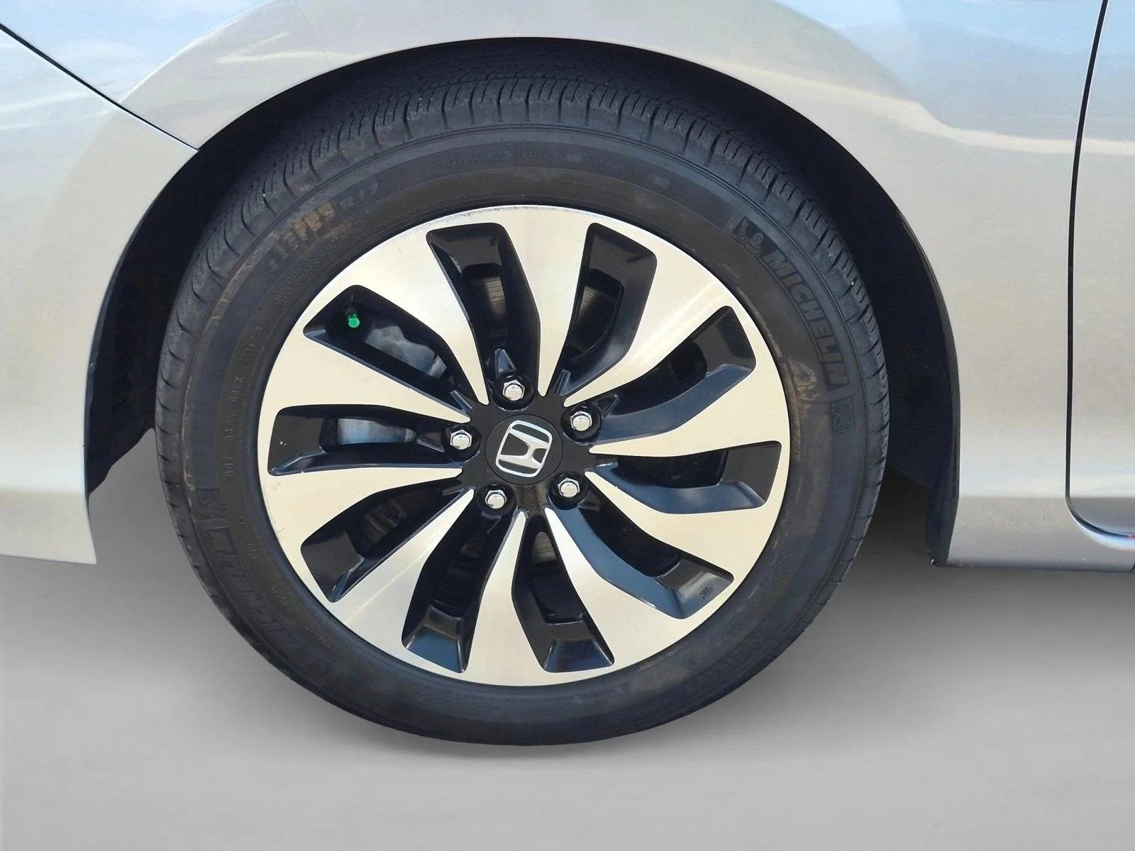 Used 2017 Silver/Gray Honda EX-L image 21