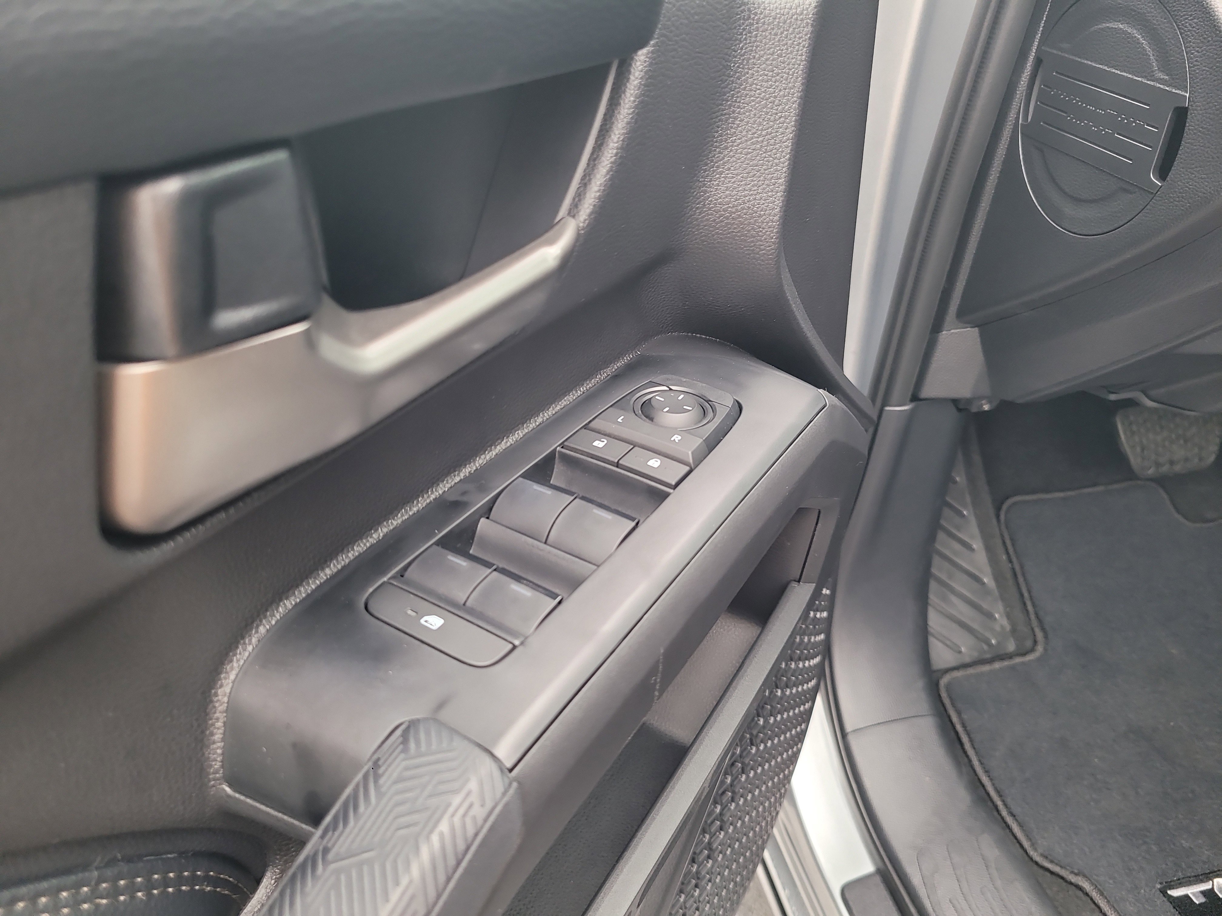 2026 Toyota Tacoma Limited - Photo 11