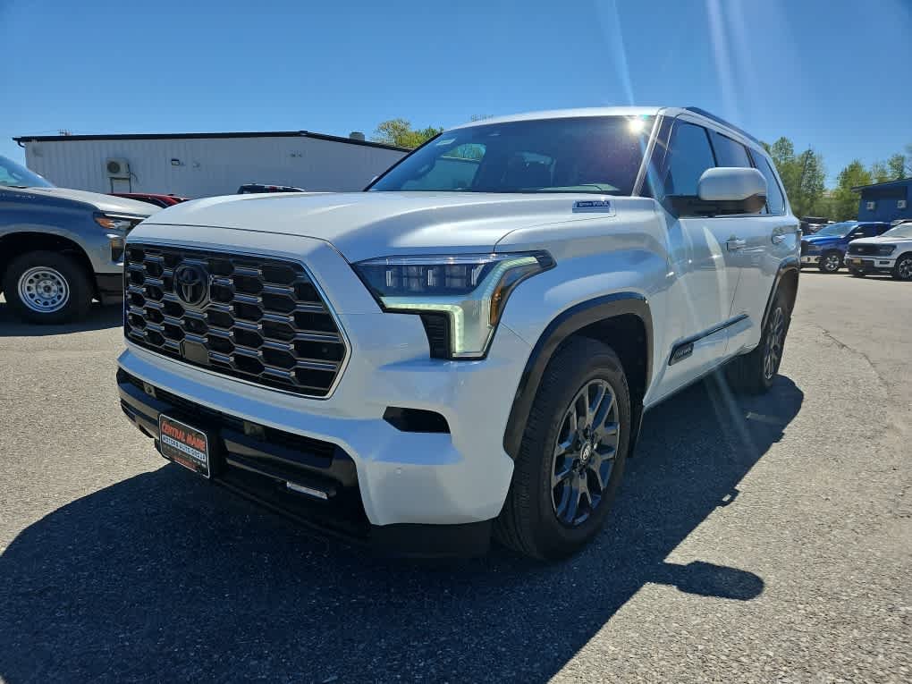 2026 Toyota Sequoia Platinum 4WD i-FORCE MAX Hybrid's photo
