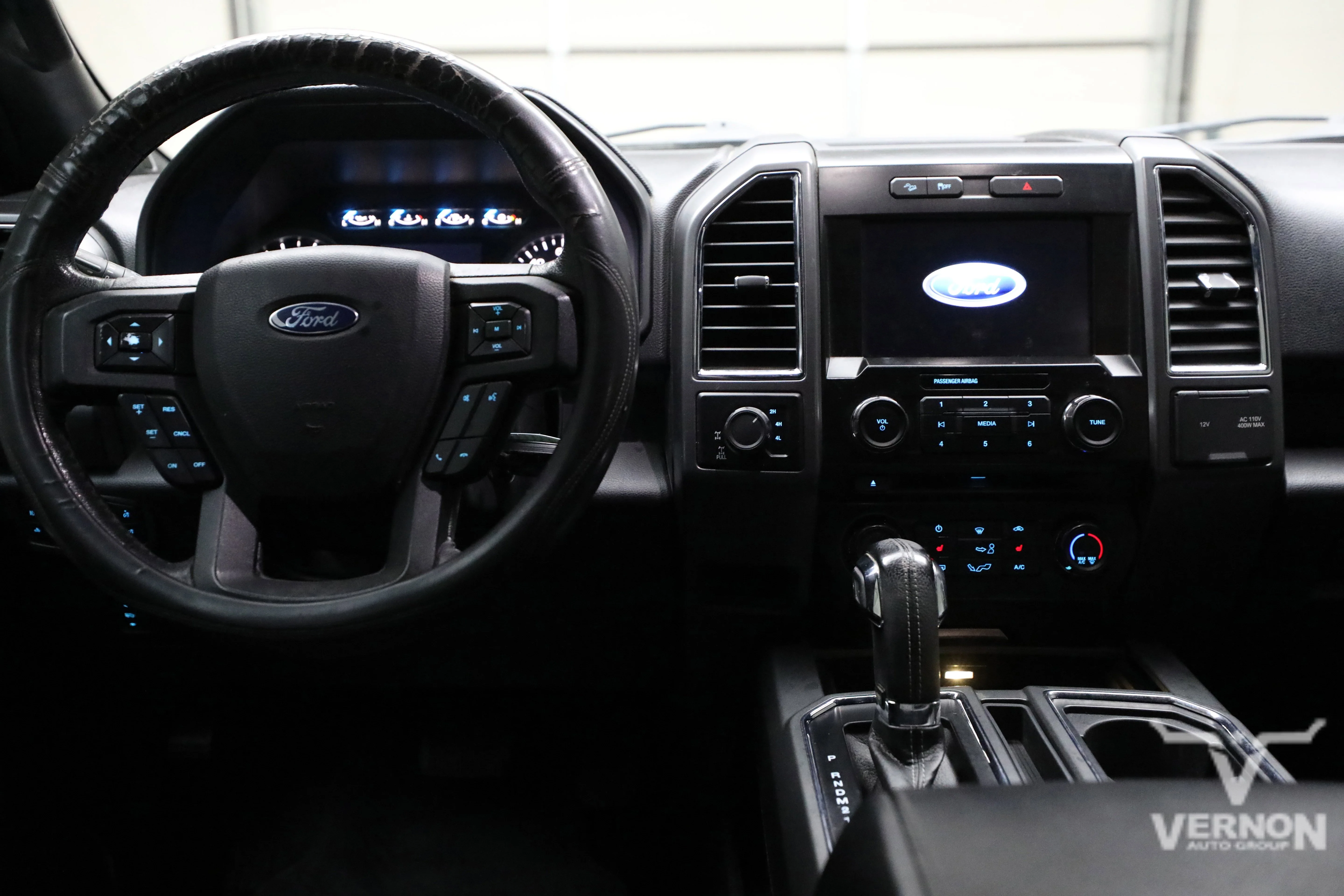 Pre-Owned 2016 Ford F-150 XLT Crew Cab 4x4 Fx4