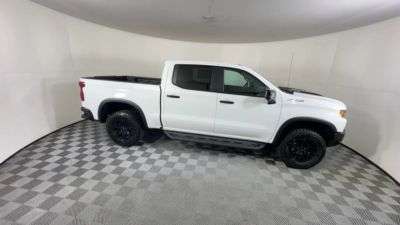 New 2026 Summit White Chevrolet ZR2 image 105