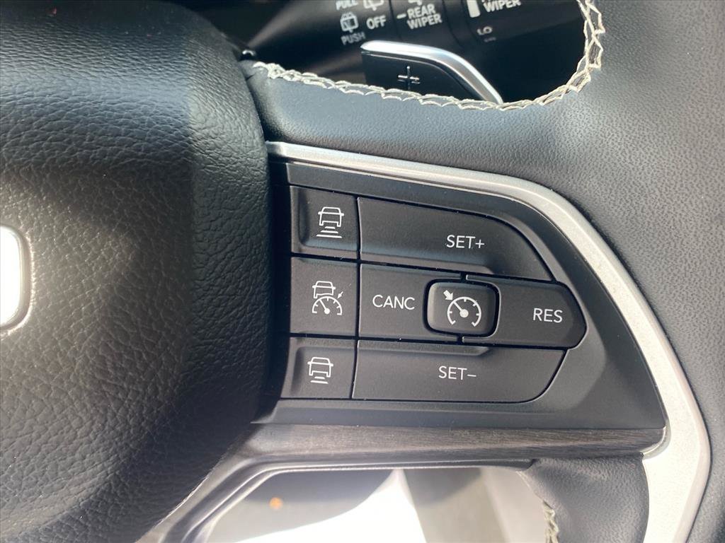 Used 2023 Bright White Clearcoat Jeep Limited image 18