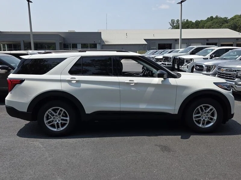 New 2026 Star White Metallic Tri-Coat Ford Active image 16