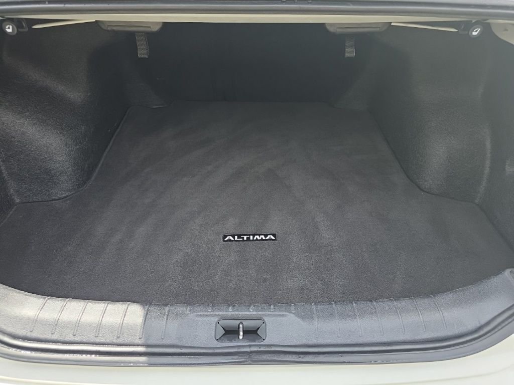 2025 Nissan Altima SV - Photo 32