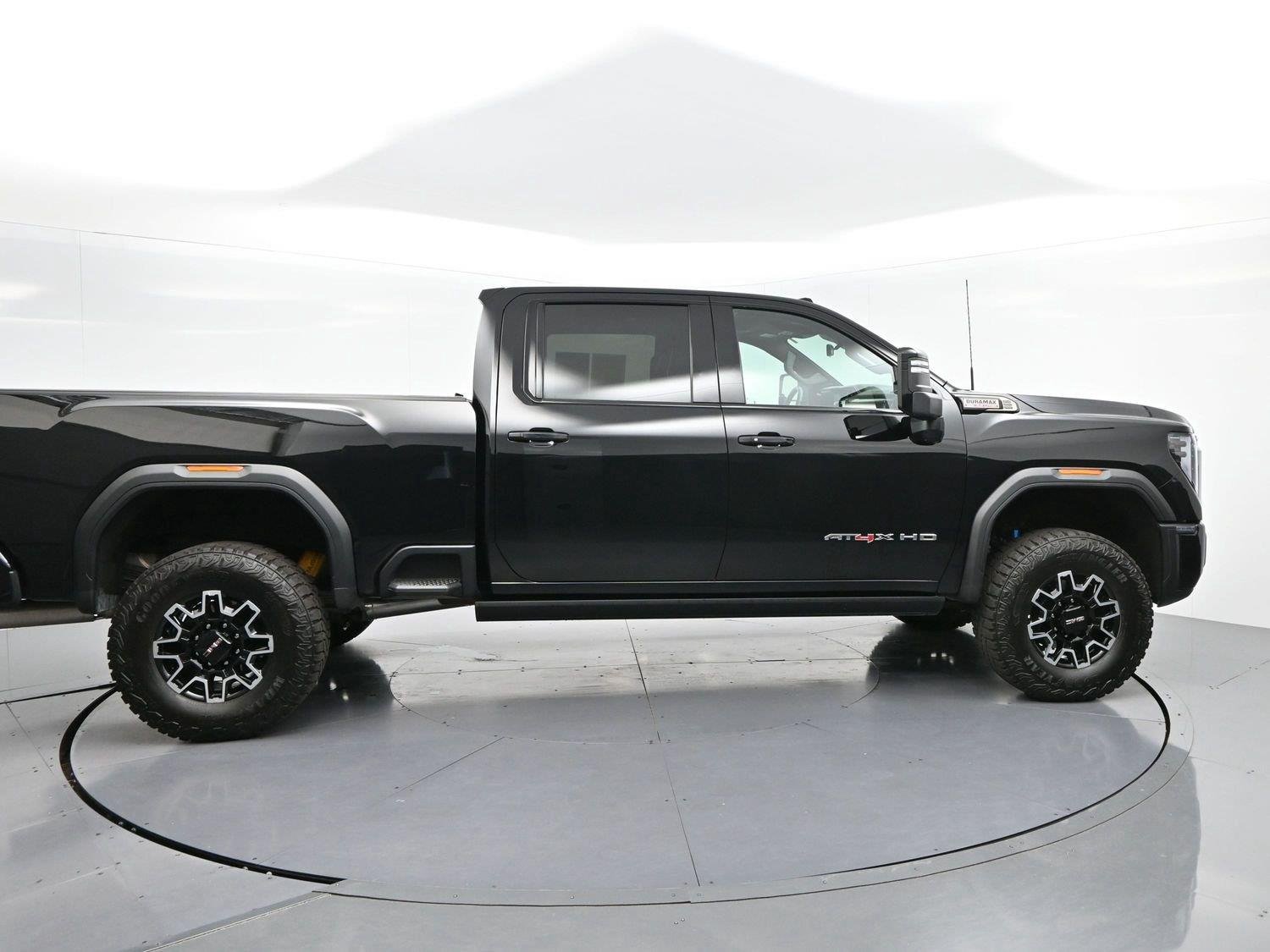 Used 2026 Onyx Black GMC AT4X image 8