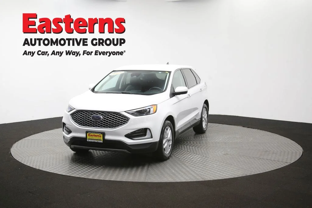 Used 2023 White Ford SEL image 53