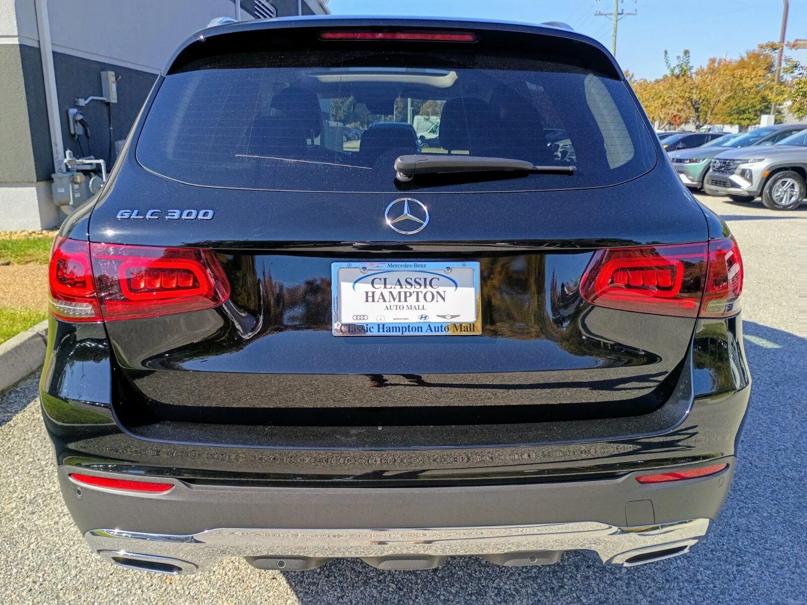 Used 2022 Black Mercedes-Benz GLC 300 image 7