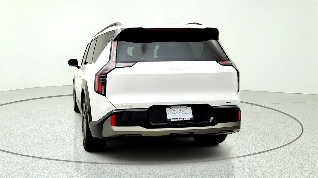 Used 2026 Glacial White Kia GT-Line AWD image 6