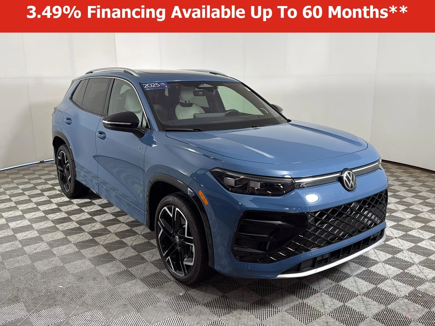 Certified Used 2025 BLUE Volkswagen SEL R-Line image 1